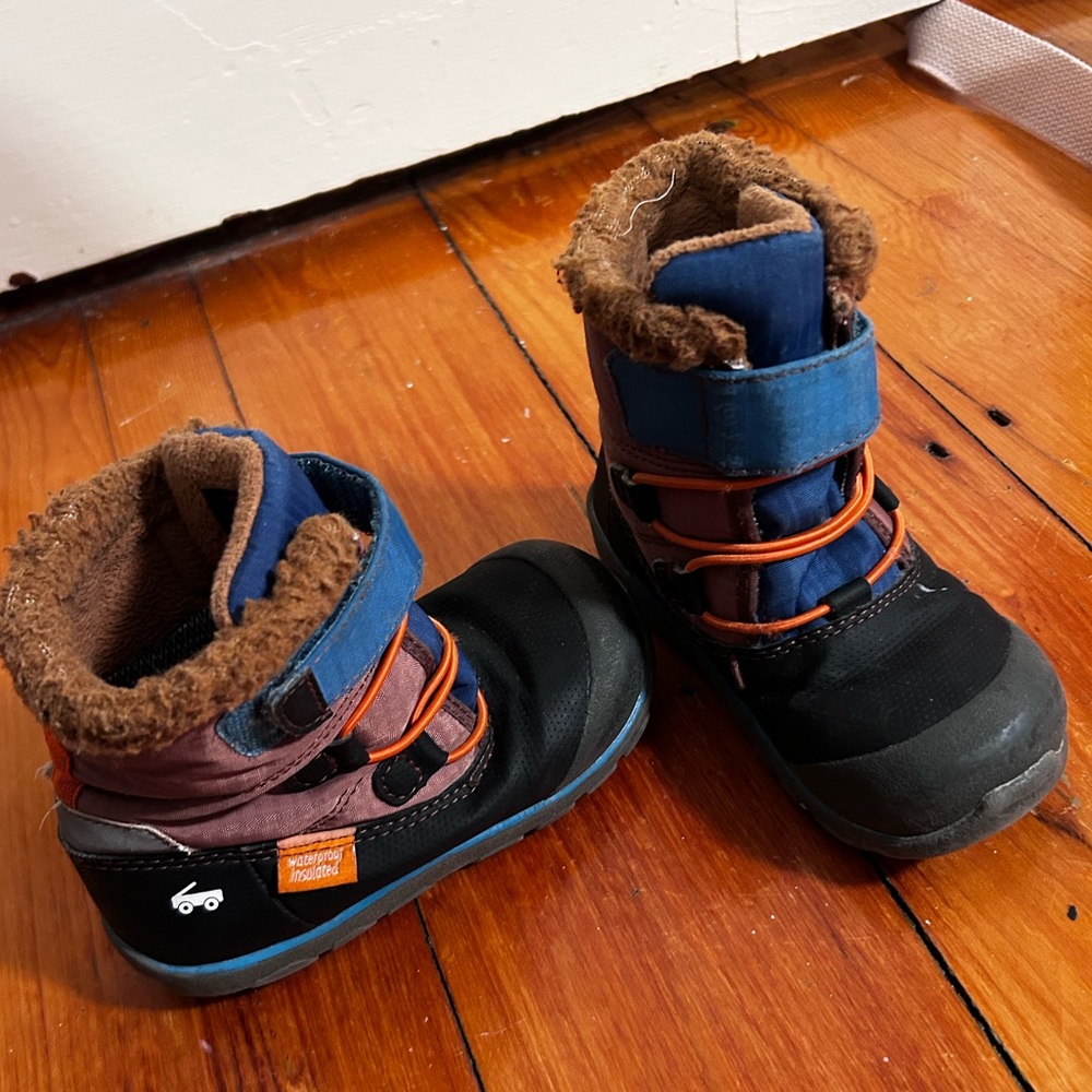 See Kai Run waterproof insulated boots Size 6